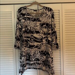 Black and White Floral Tunic Top